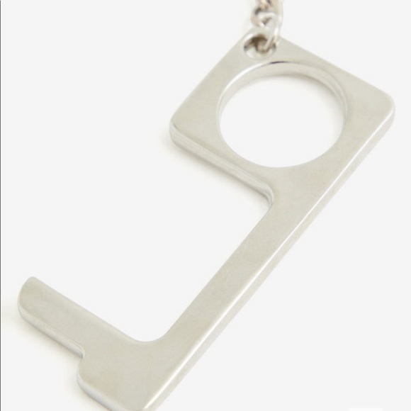 SILVER-TONE TOUCHLESS DOOR OPENER KEYCHAIN - Picture 3 of 3